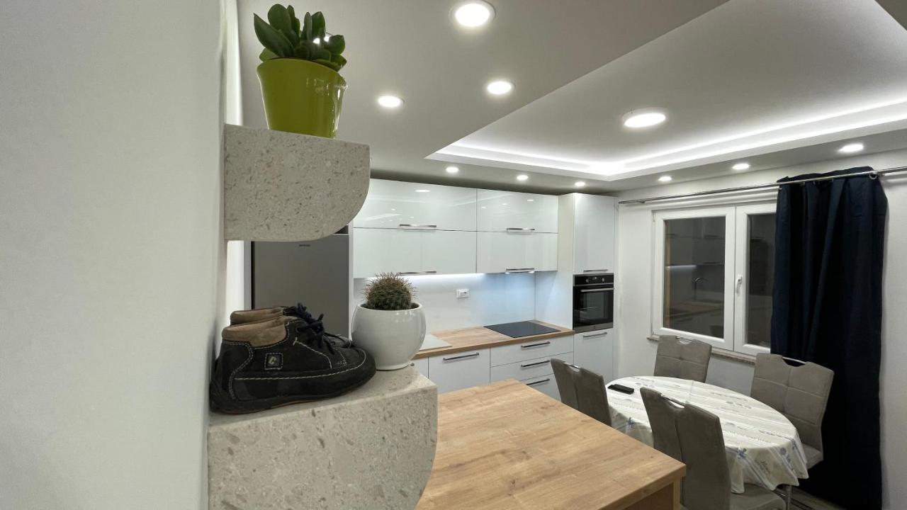 Luxury Apartman Bili Podgora Buitenkant foto
